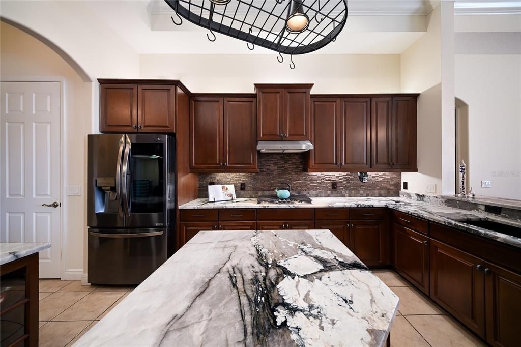 For Sale: $995,000 (5 beds, 4 baths, 4188 Square Feet)
