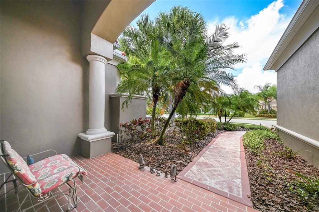 For Sale: $995,000 (5 beds, 4 baths, 4188 Square Feet)