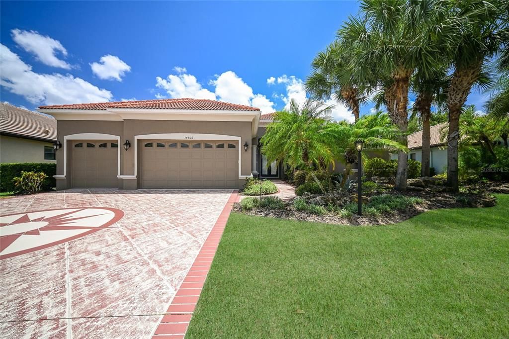 For Sale: $995,000 (5 beds, 4 baths, 4188 Square Feet)