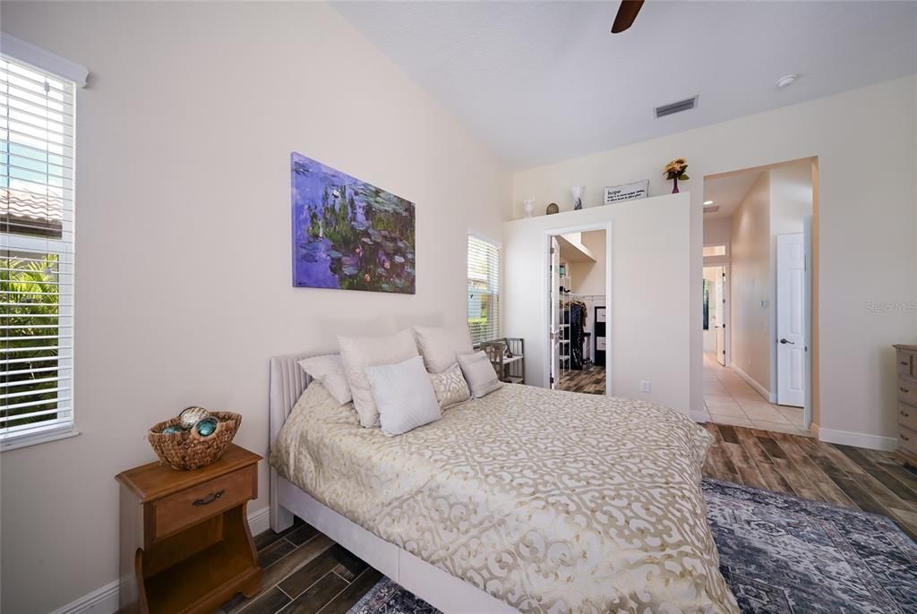 For Sale: $995,000 (5 beds, 4 baths, 4188 Square Feet)
