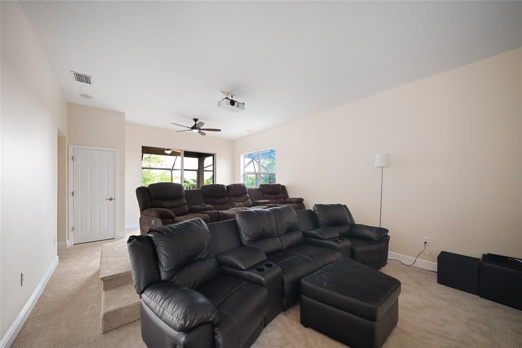 For Sale: $995,000 (5 beds, 4 baths, 4188 Square Feet)