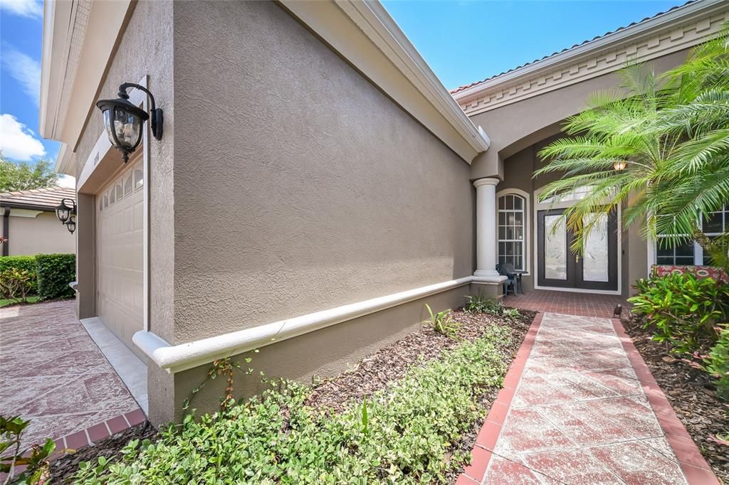 For Sale: $995,000 (5 beds, 4 baths, 4188 Square Feet)