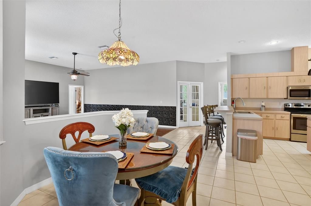 For Sale: $565,000 (4 beds, 3 baths, 2853 Square Feet)