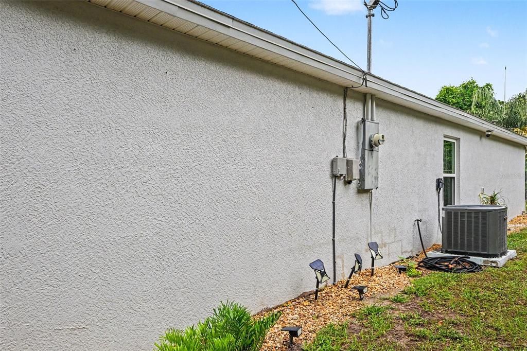 Activo con contrato: $300,000 (3 camas, 2 baños, 1482 Pies cuadrados)