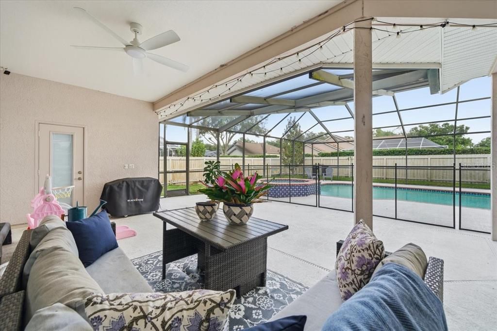 Activo con contrato: $849,900 (4 camas, 2 baños, 2324 Pies cuadrados)
