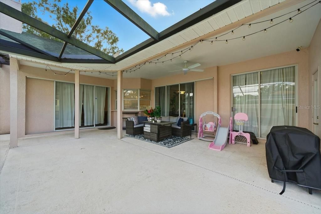 Activo con contrato: $849,900 (4 camas, 2 baños, 2324 Pies cuadrados)