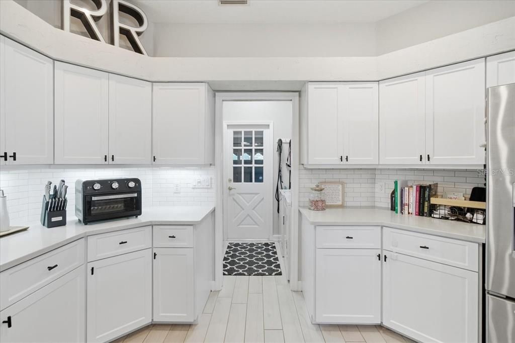 Activo con contrato: $849,900 (4 camas, 2 baños, 2324 Pies cuadrados)