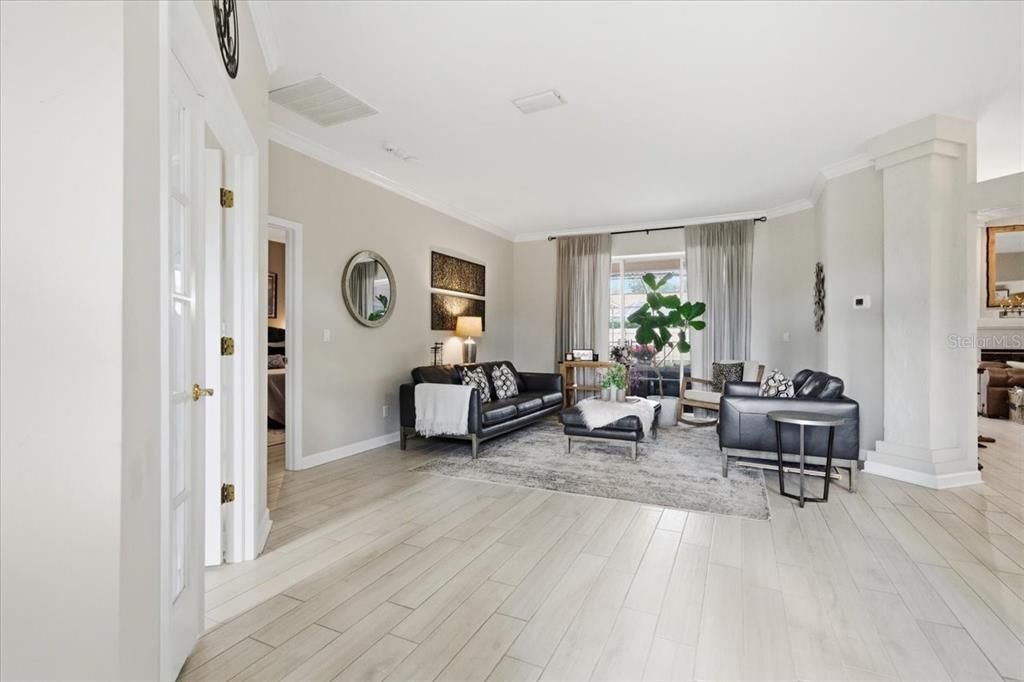 Activo con contrato: $849,900 (4 camas, 2 baños, 2324 Pies cuadrados)