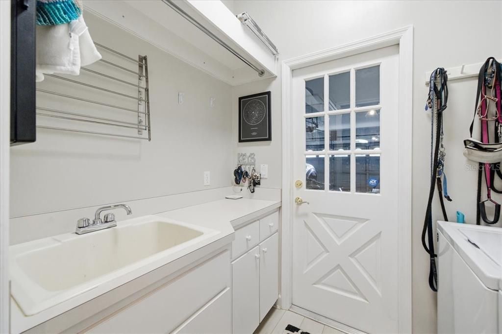 Activo con contrato: $849,900 (4 camas, 2 baños, 2324 Pies cuadrados)