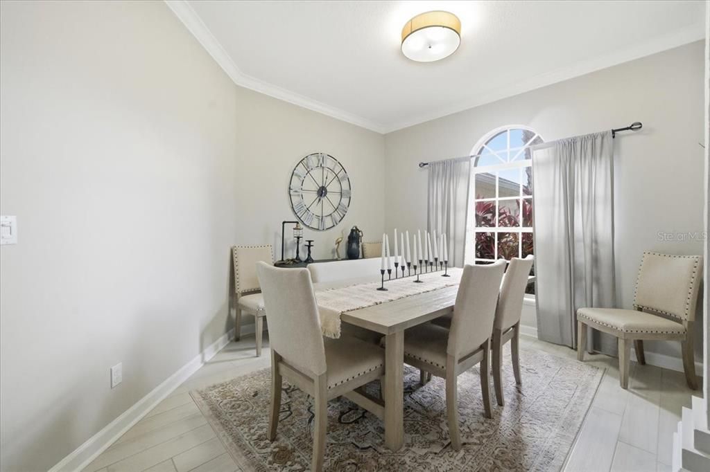 Activo con contrato: $849,900 (4 camas, 2 baños, 2324 Pies cuadrados)