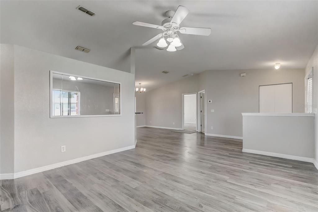 Active With Contract: $170,000 (3 beds, 2 baths, 1687 Square Feet)