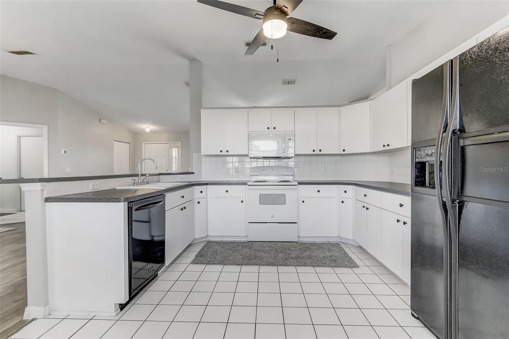 Active With Contract: $170,000 (3 beds, 2 baths, 1687 Square Feet)