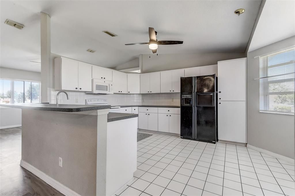 Active With Contract: $170,000 (3 beds, 2 baths, 1687 Square Feet)
