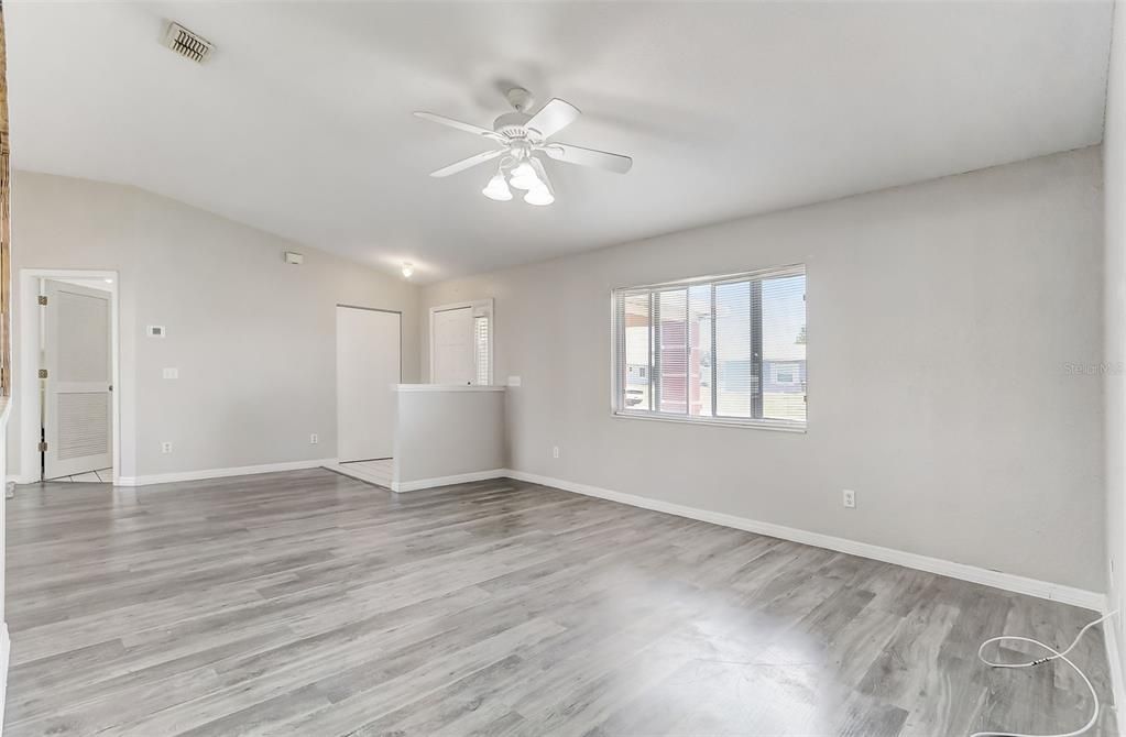 Active With Contract: $170,000 (3 beds, 2 baths, 1687 Square Feet)