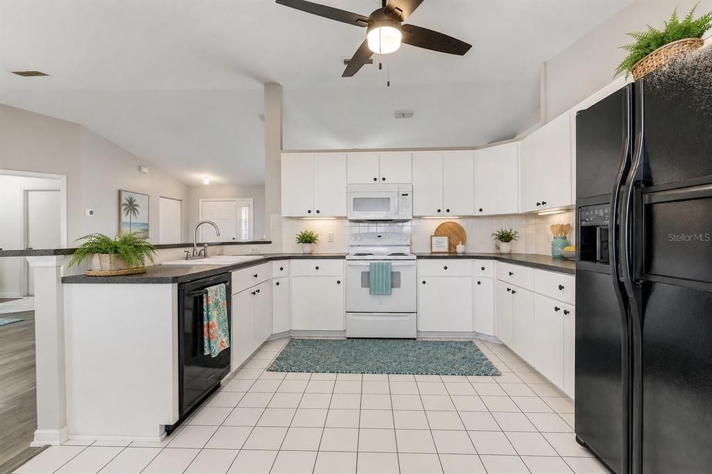 Active With Contract: $170,000 (3 beds, 2 baths, 1687 Square Feet)