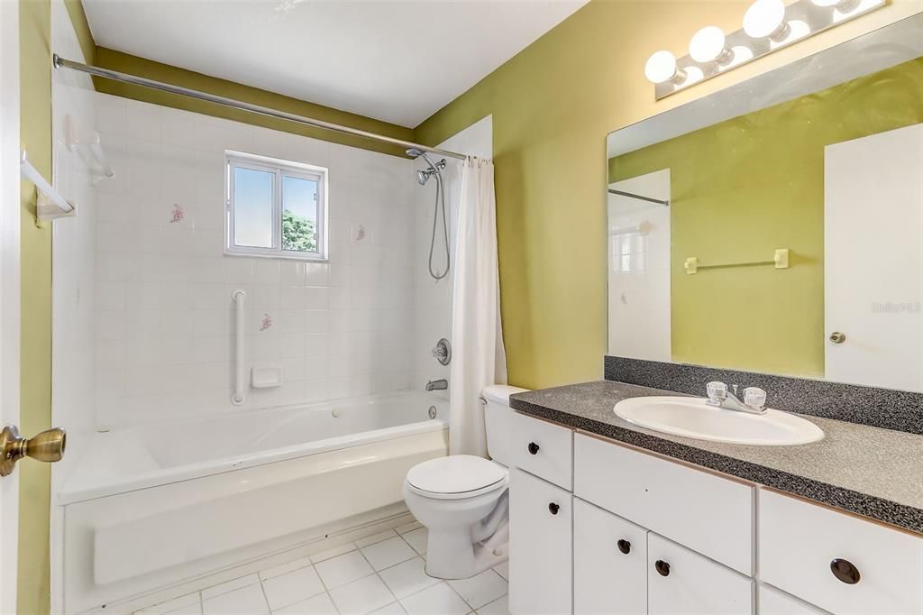 Active With Contract: $170,000 (3 beds, 2 baths, 1687 Square Feet)