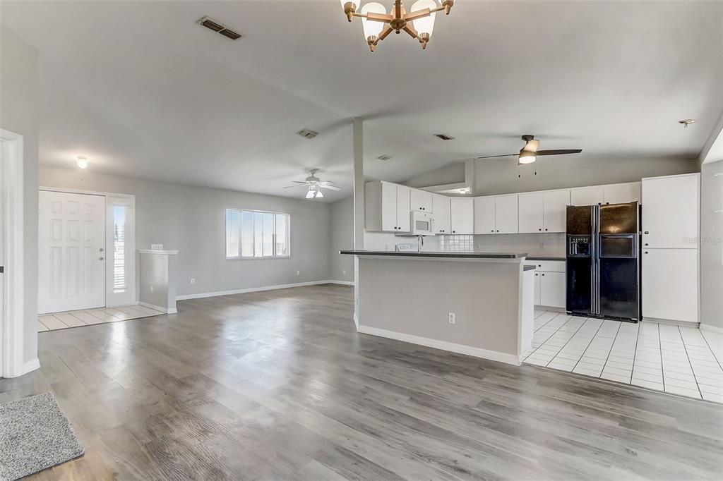 Active With Contract: $170,000 (3 beds, 2 baths, 1687 Square Feet)