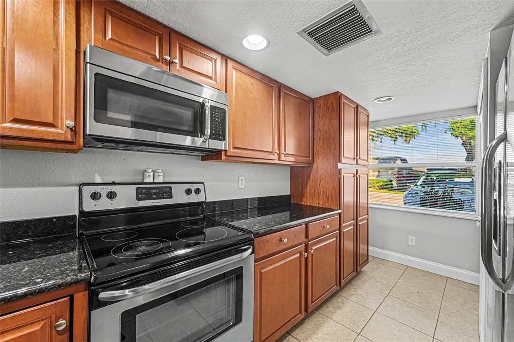 En Venta: $215,000 (2 camas, 2 baños, 956 Pies cuadrados)
