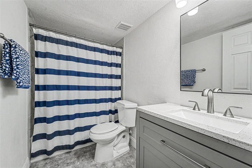 En Venta: $215,000 (2 camas, 2 baños, 956 Pies cuadrados)