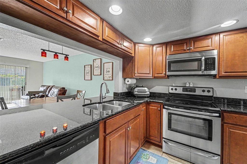 En Venta: $215,000 (2 camas, 2 baños, 956 Pies cuadrados)