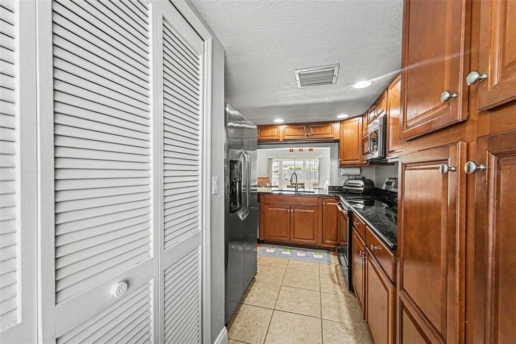 En Venta: $215,000 (2 camas, 2 baños, 956 Pies cuadrados)
