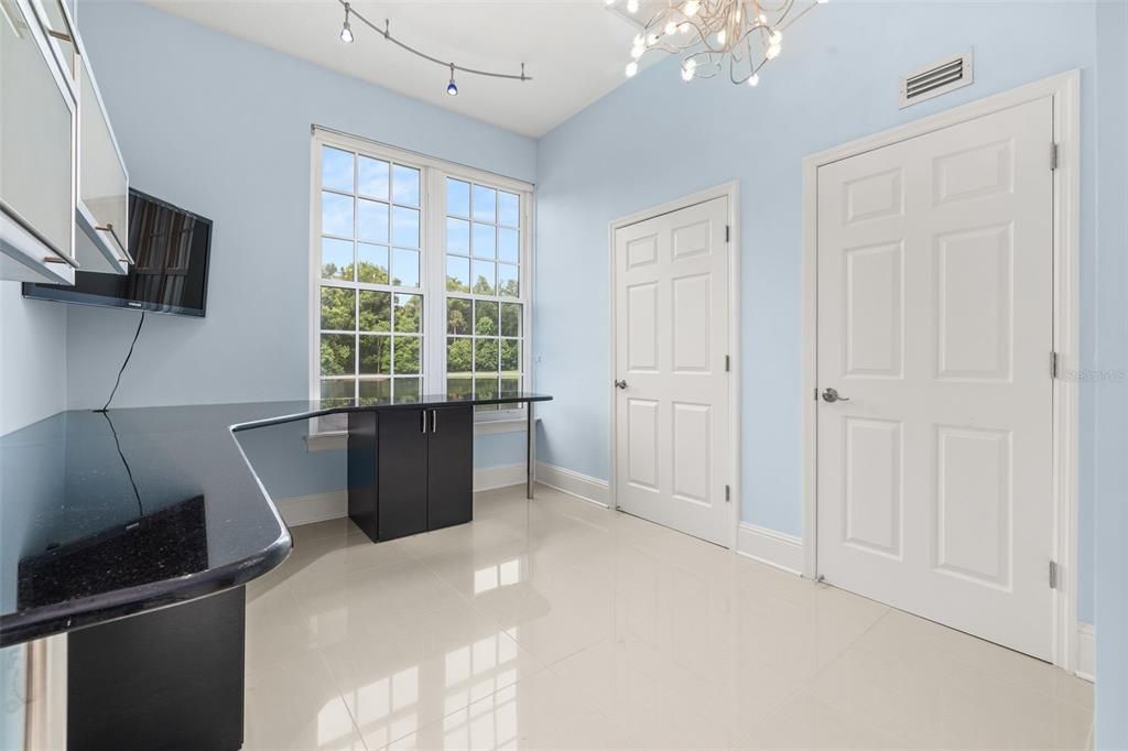 For Sale: $2,195,000 (5 beds, 4 baths, 4205 Square Feet)