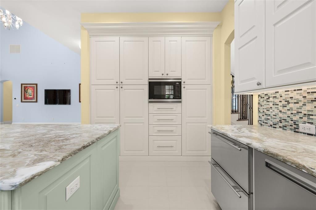 For Sale: $2,195,000 (5 beds, 4 baths, 4205 Square Feet)