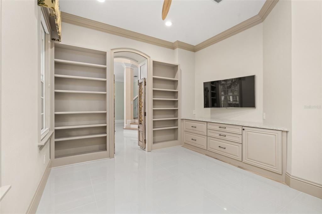 For Sale: $2,195,000 (5 beds, 4 baths, 4205 Square Feet)
