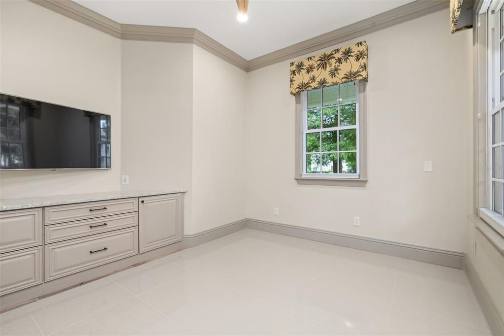 For Sale: $2,195,000 (5 beds, 4 baths, 4205 Square Feet)