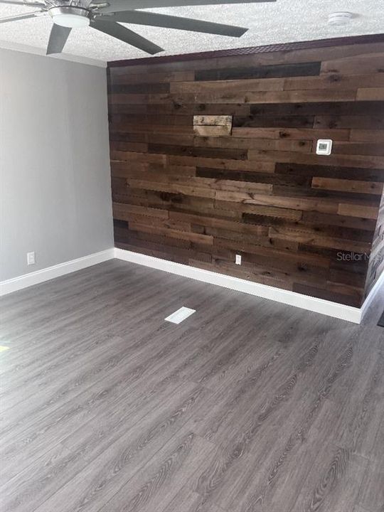 For Sale: $148,900 (3 beds, 2 baths, 1100 Square Feet)