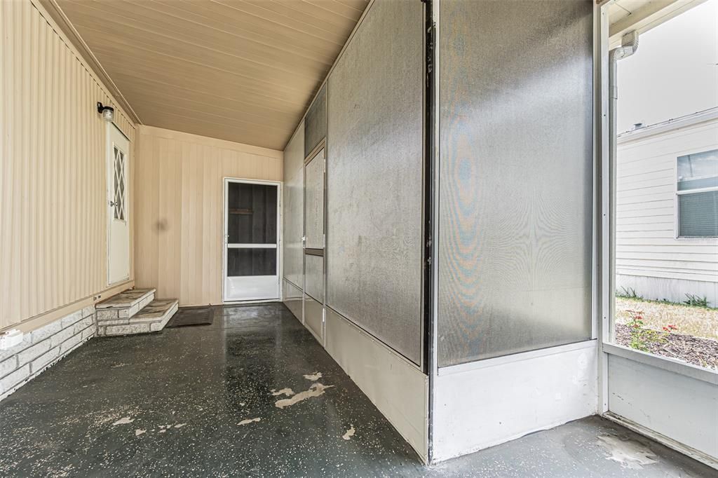 На продажу: $185,000 (2 спален, 2 ванн, 1012 Квадратных фут)