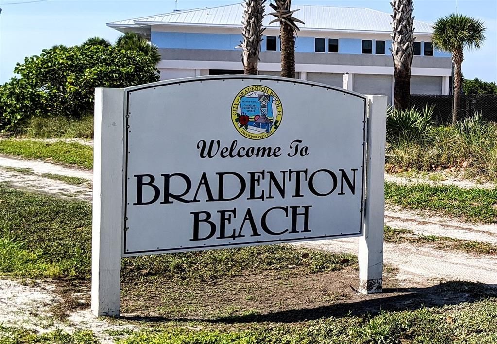Active With Contract: $1,450 (1 beds, 1 baths, 576 Square Feet)