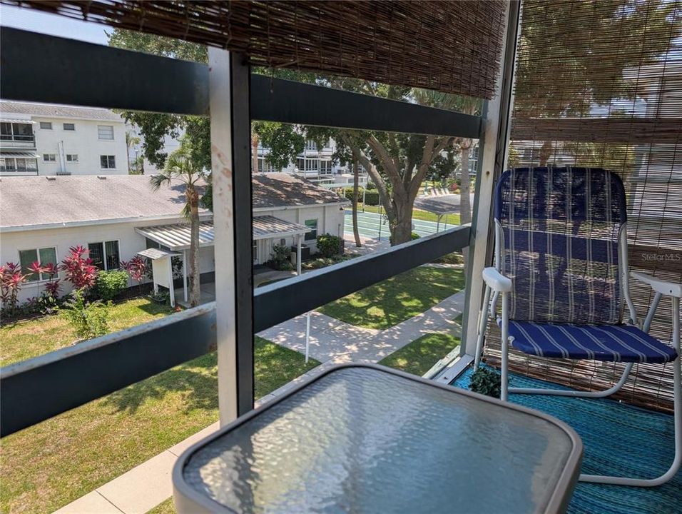 Active With Contract: $1,450 (1 beds, 1 baths, 576 Square Feet)