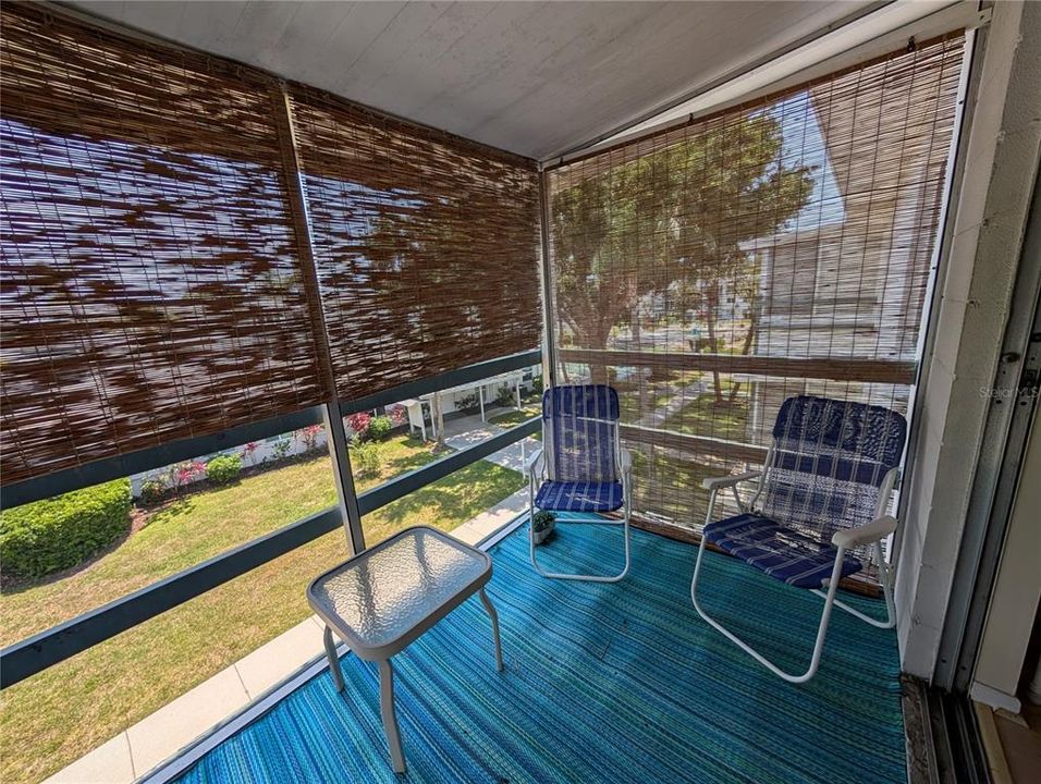 Active With Contract: $1,450 (1 beds, 1 baths, 576 Square Feet)