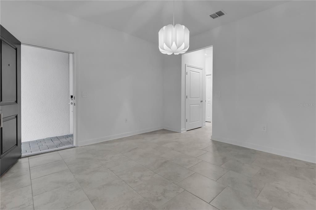 For Sale: $445,000 (4 beds, 3 baths, 2104 Square Feet)