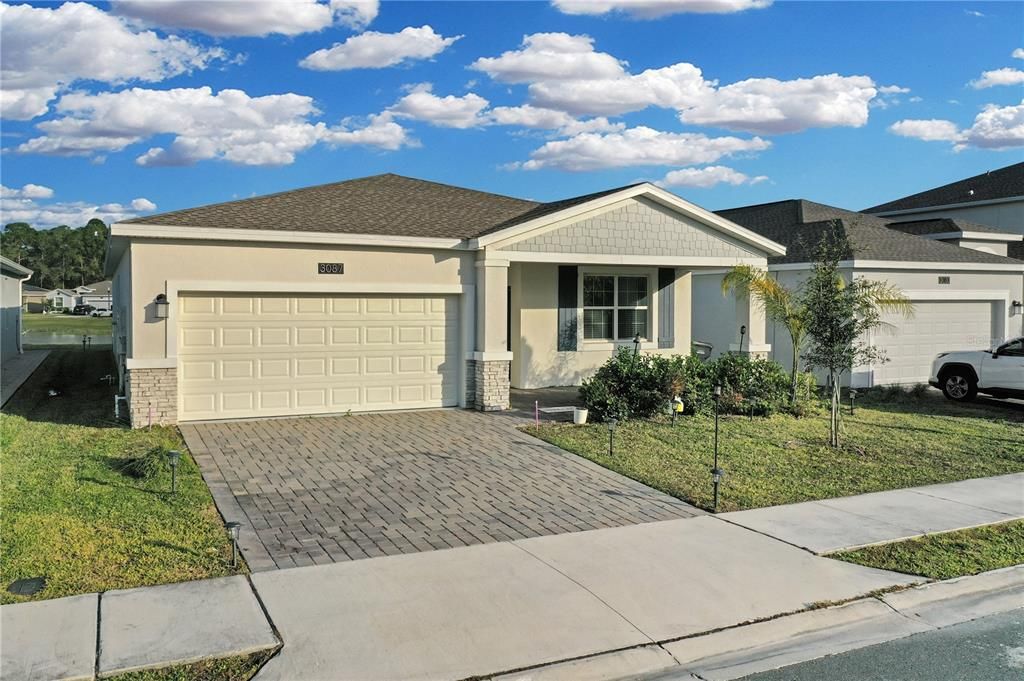 For Sale: $445,000 (4 beds, 3 baths, 2104 Square Feet)