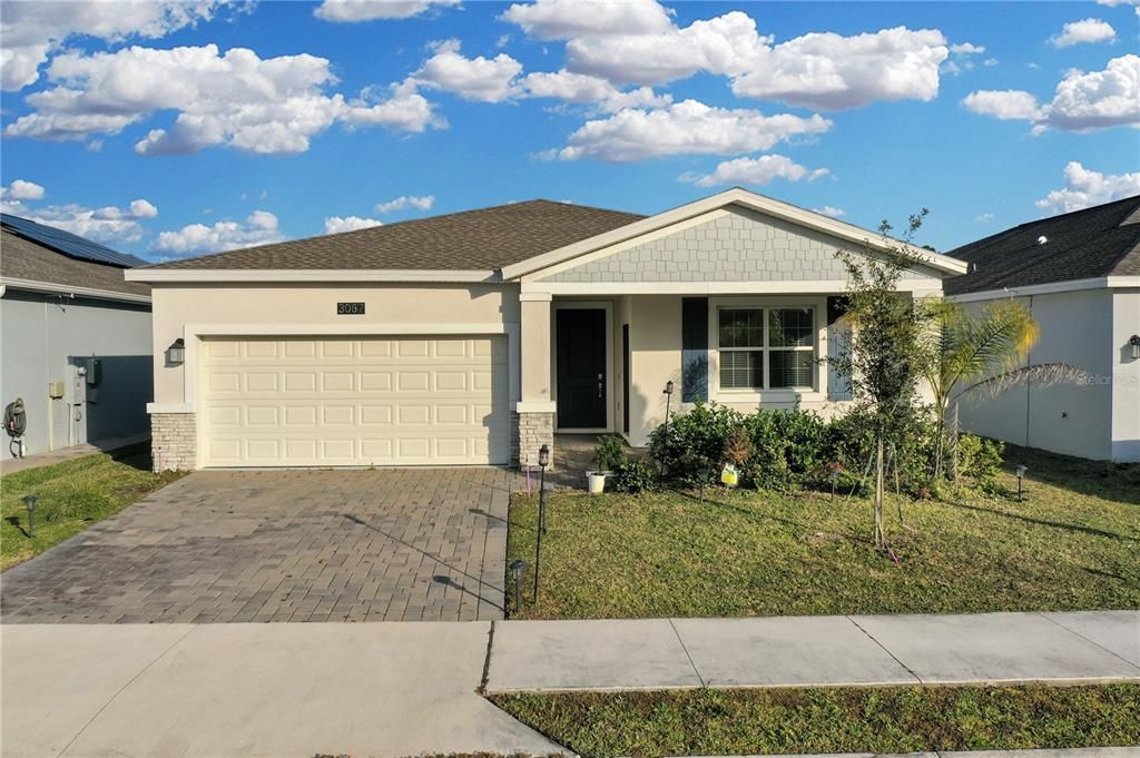 For Sale: $445,000 (4 beds, 3 baths, 2104 Square Feet)