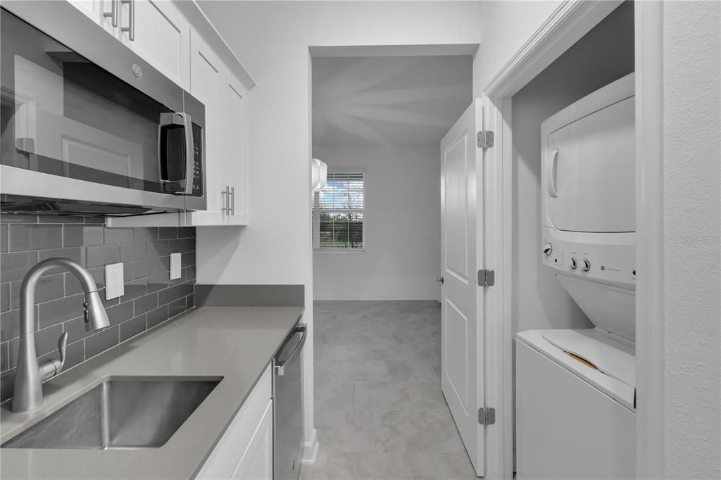 For Sale: $445,000 (4 beds, 3 baths, 2104 Square Feet)