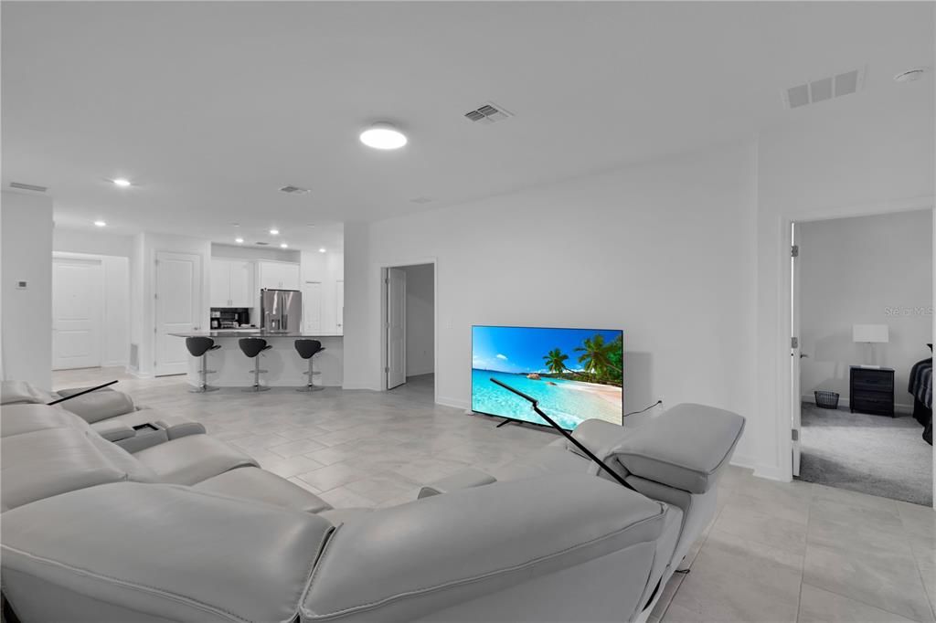 For Sale: $445,000 (4 beds, 3 baths, 2104 Square Feet)