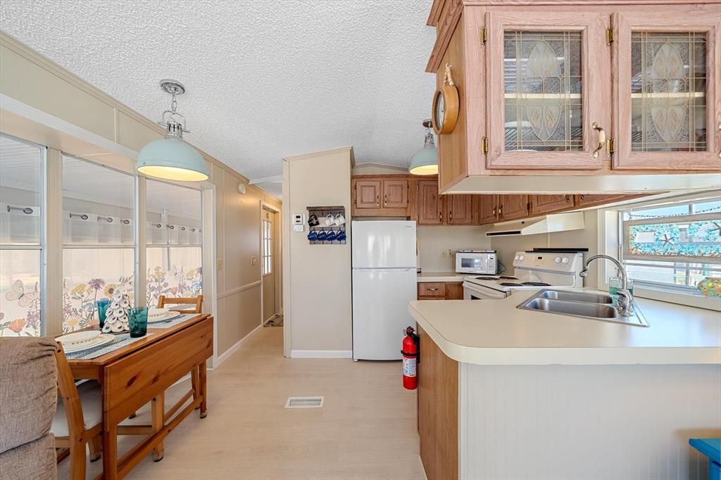 For Sale: $89,000 (1 beds, 1 baths, 408 Square Feet)