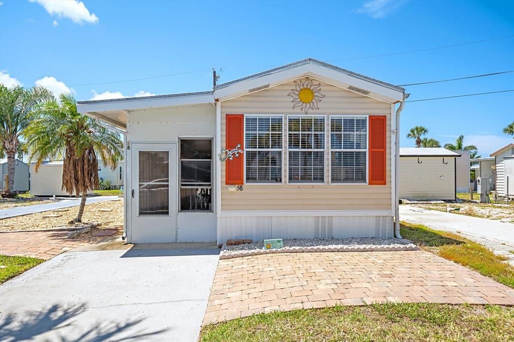 For Sale: $89,000 (1 beds, 1 baths, 408 Square Feet)