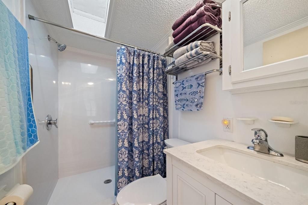 For Sale: $89,000 (1 beds, 1 baths, 408 Square Feet)