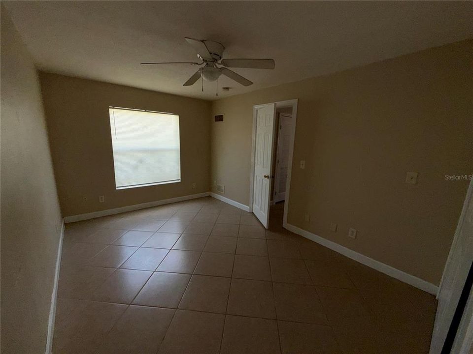 В аренду: $995 (1 спален, 1 ванн, 816 Квадратных фут)