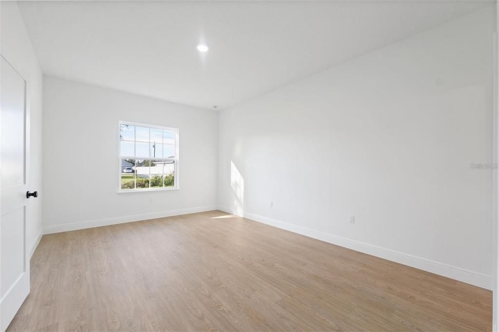 Activo con contrato: $2,000 (4 camas, 2 baños, 1751 Pies cuadrados)