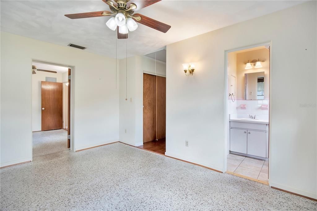 Activo con contrato: $325,000 (3 camas, 2 baños, 1290 Pies cuadrados)
