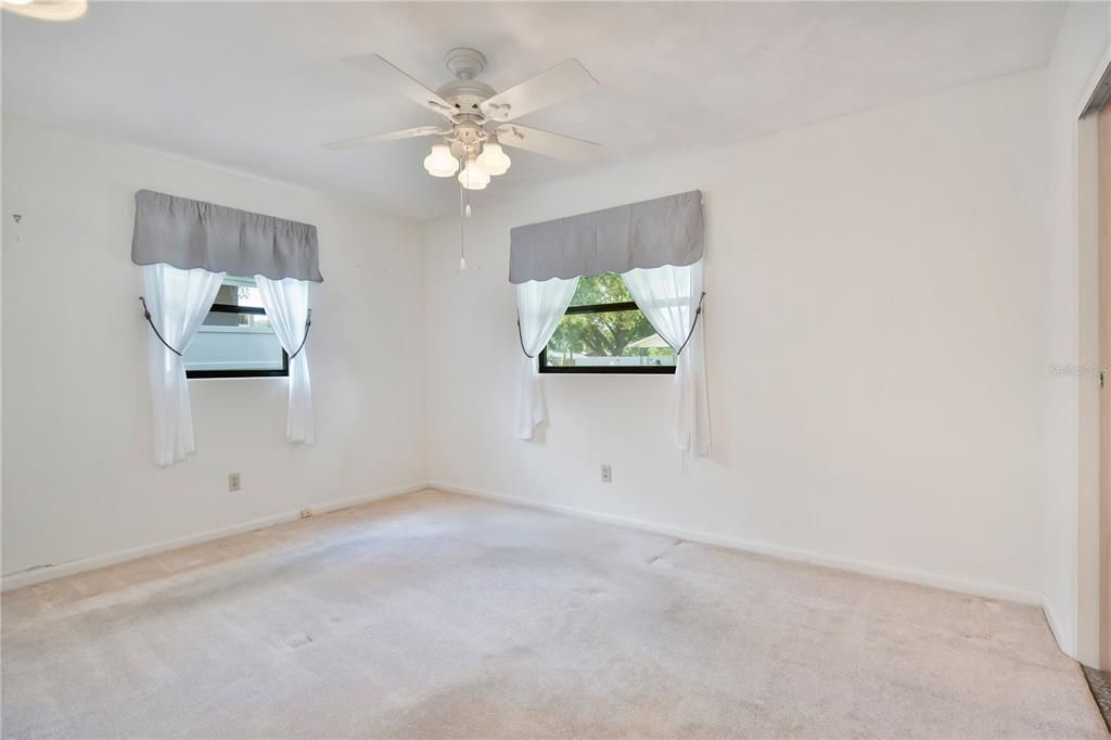 Activo con contrato: $325,000 (3 camas, 2 baños, 1290 Pies cuadrados)