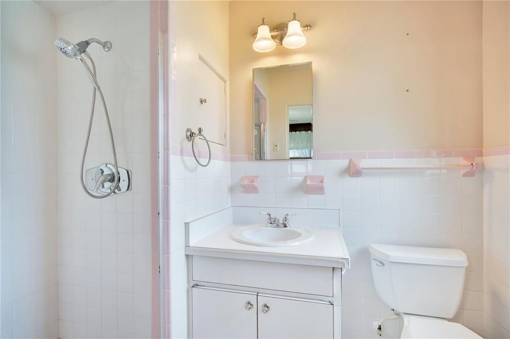 Activo con contrato: $325,000 (3 camas, 2 baños, 1290 Pies cuadrados)