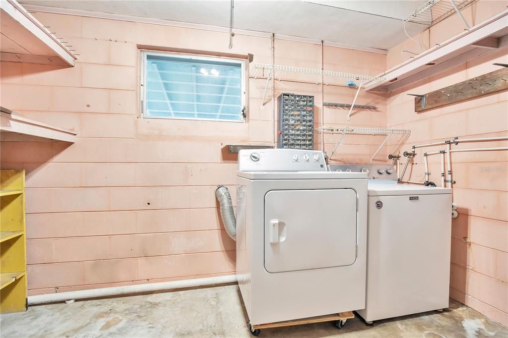 Activo con contrato: $325,000 (3 camas, 2 baños, 1290 Pies cuadrados)