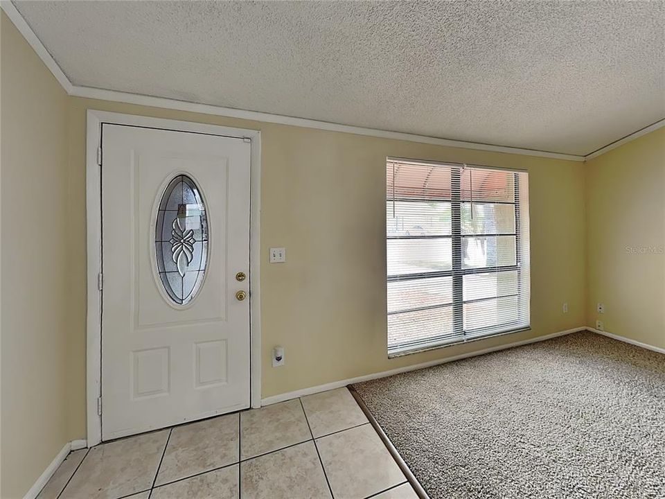 For Rent: $1,925 (3 beds, 2 baths, 1300 Square Feet)