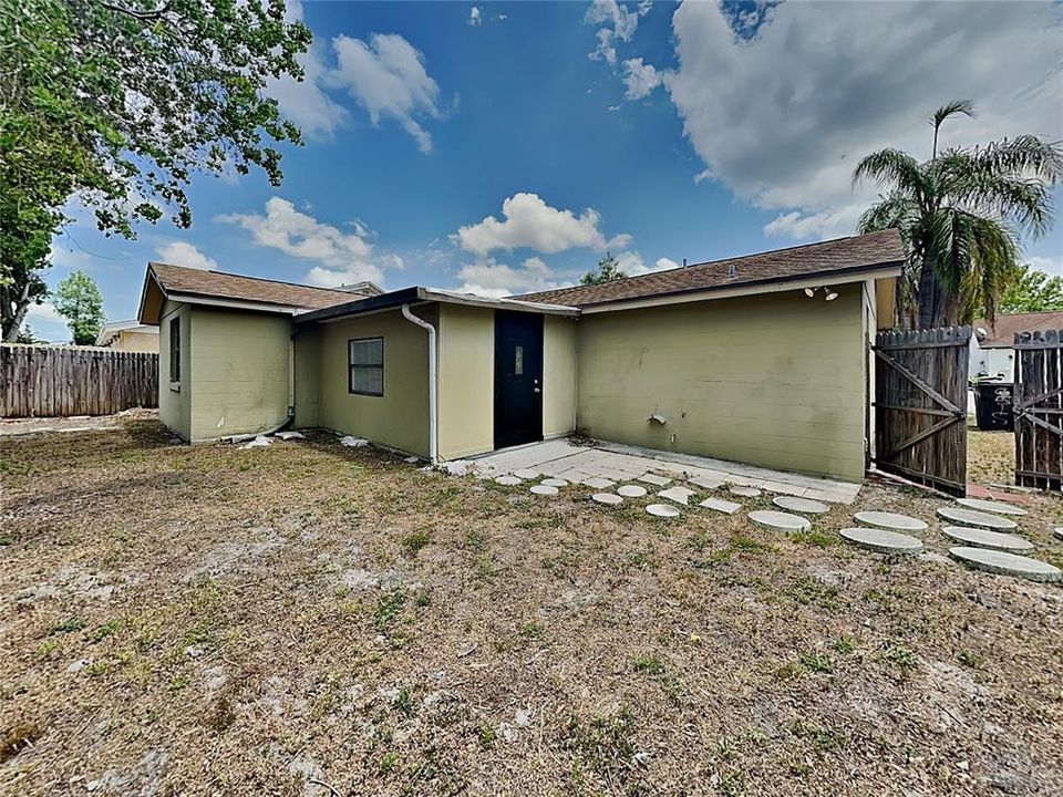 For Rent: $1,925 (3 beds, 2 baths, 1300 Square Feet)